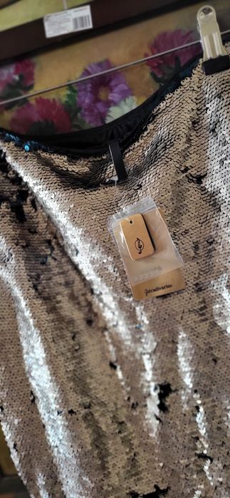 Fusta aurie cu paiete reversibile Stradivarius