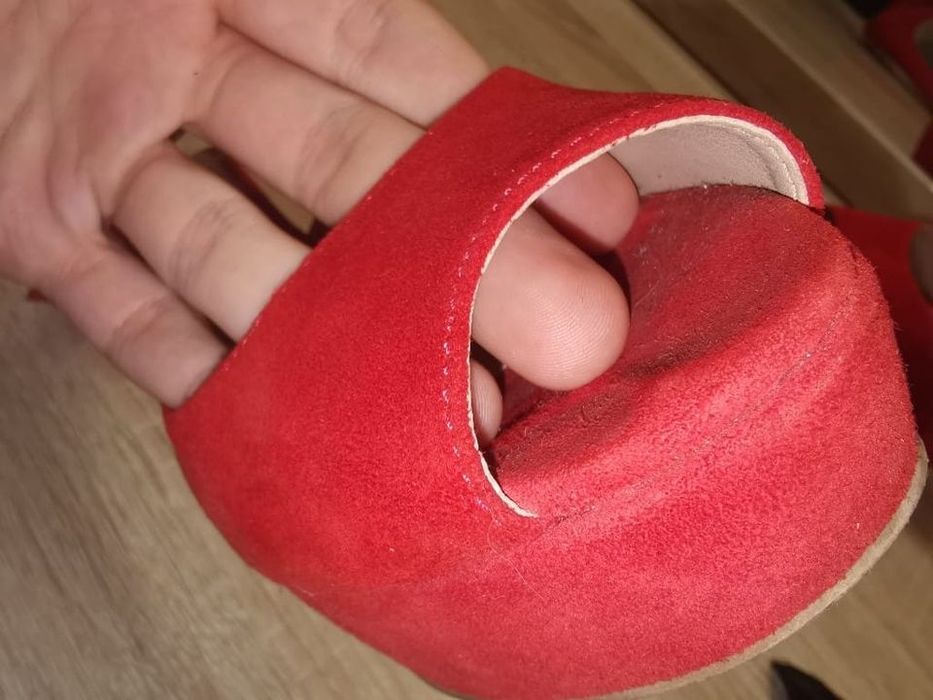 Дамски обувки/токчета от естествен велур, размер 39