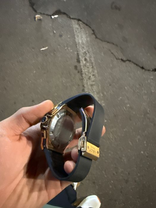 Hublot soat 1/1 kopiya azgina ishi bor soati