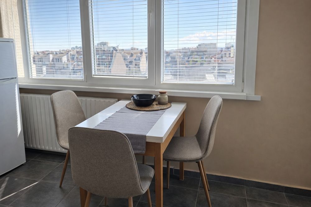 Продава се от собственик! 2-стаен  апартамент в ж.к. Лагера до метро, с гледка към Витоша, ТЕЦ, ремонтиран и обзаведен