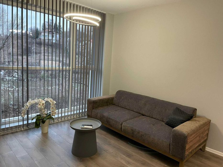 Продава се Двустаен апартамент в Варна, Изгрев - 63 кв.м за 2950 €/кв.м - Снимка #2