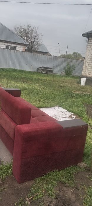 Диван в хорошем состоянии