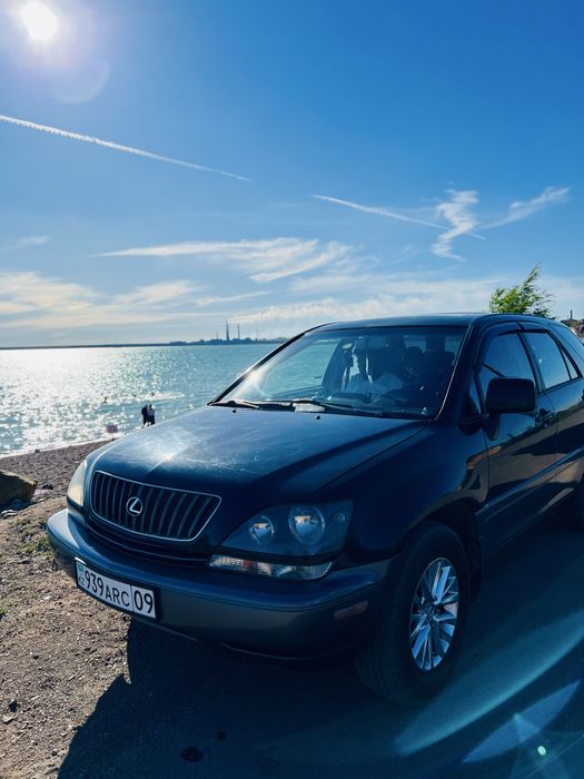 Lexus RX300 год 1999