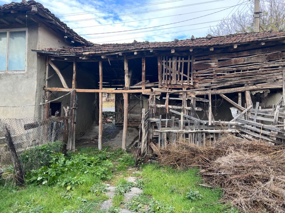 Продава се Къща в Варна, Цветен квартал - 183 кв.м за 59 €/кв.м - Снимка #5