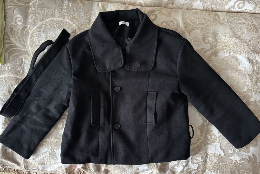 Пальто с высоким воротом