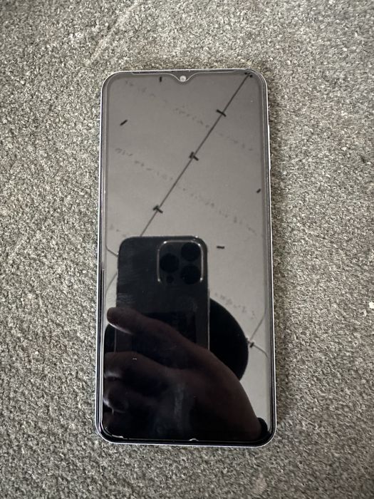 Samsung A13 holati yaxwi