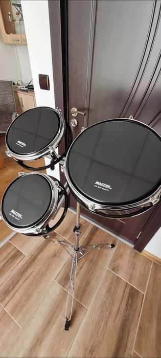 Рототоми перкусия, във триъгълен вариант + палки.Ново