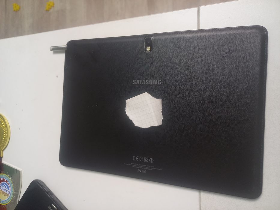 Продам планшеты на запчасти