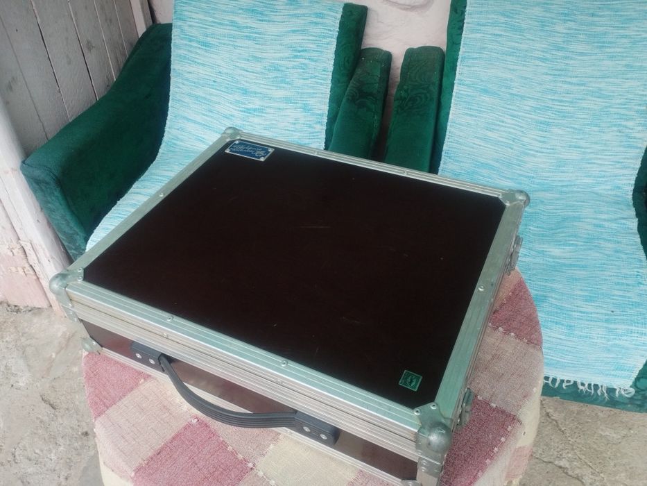 Mixer Phonic  cu case