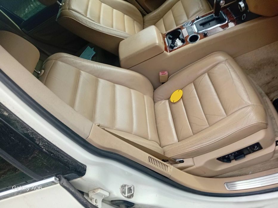 Motor 4.2 v8 benzina/cutie de viteze automata/cardan/interior/far xenon/bara fata/jante r19/aripa/carlig remorcare electric/rezerva slim touareg  7L