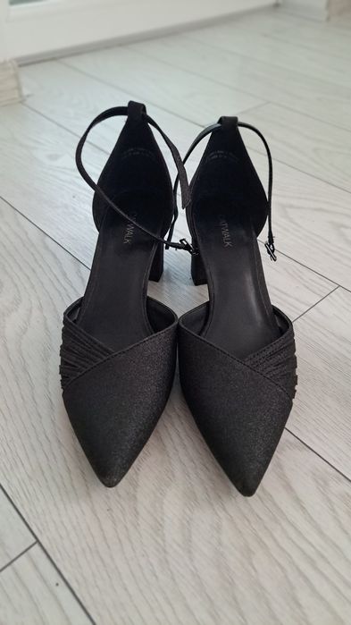 Pantofi cu toc gros