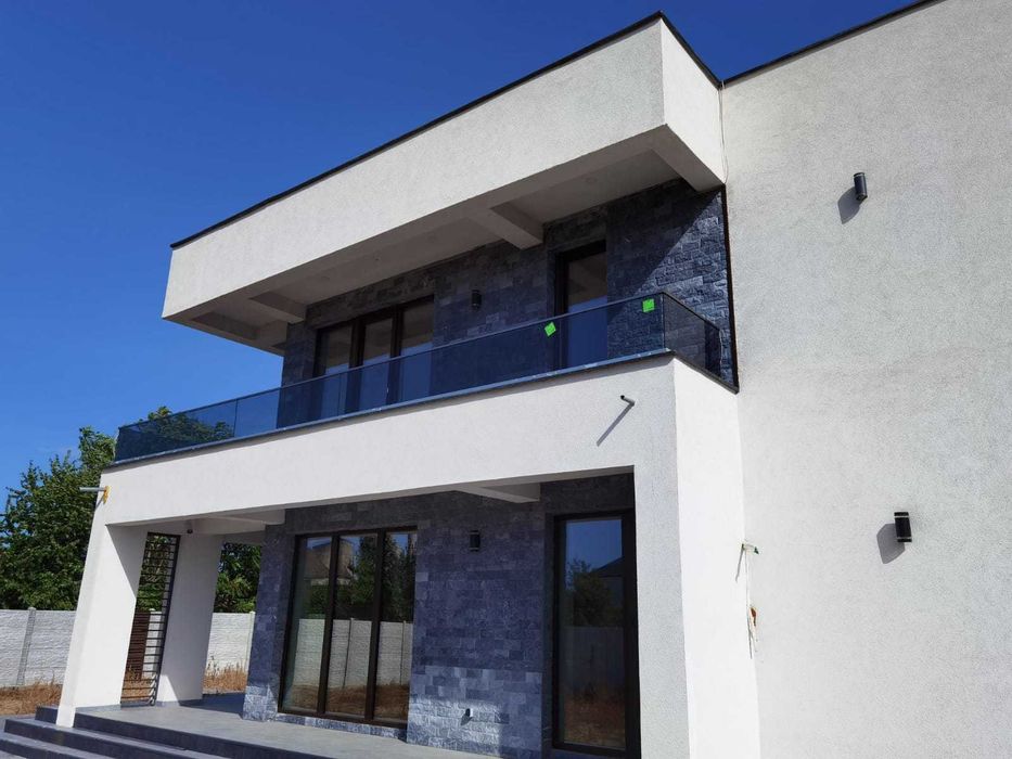 Balustrada de sticla cu profil de aluminiu
