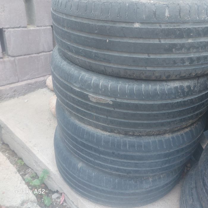Продам резину  на 17 комплект срочно
