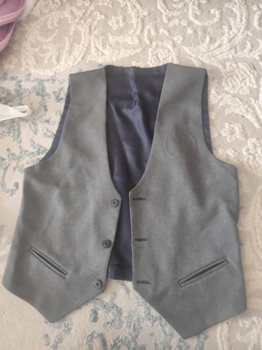 Продам школьную желетку