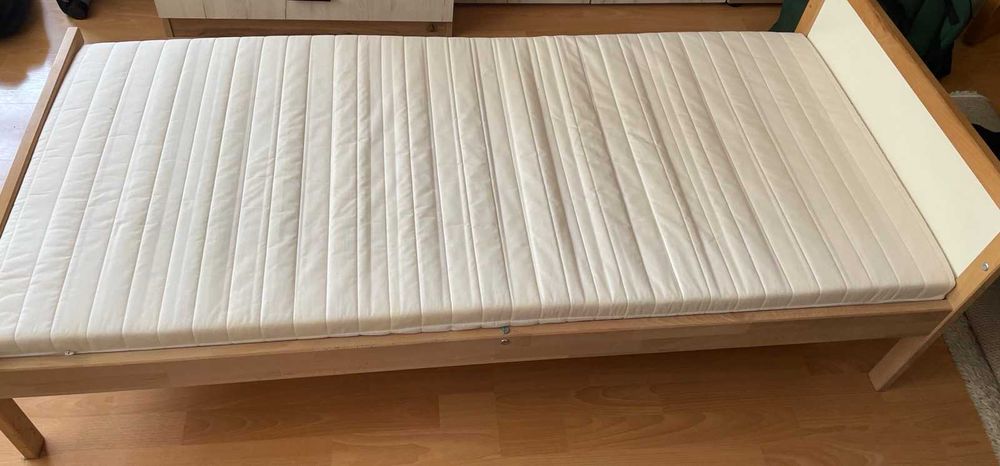 Продавам детско легло + матрак за дете 3-7 г.