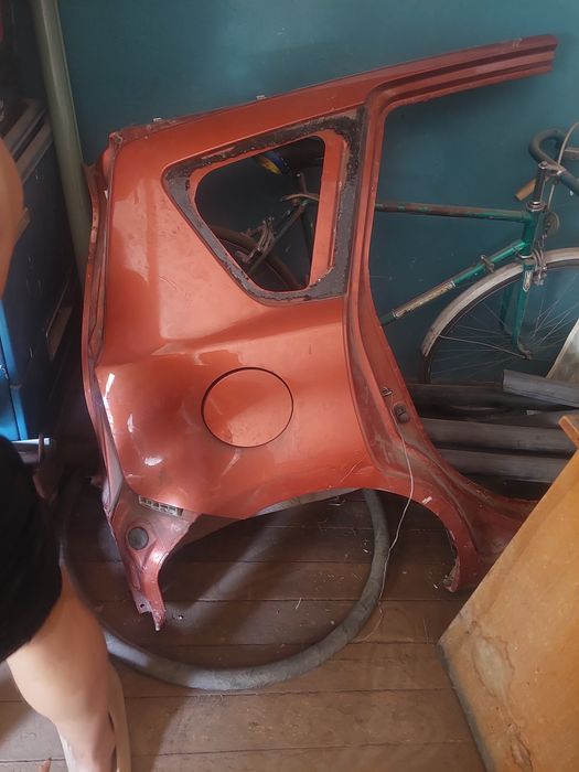 Продам крыло Nissan note