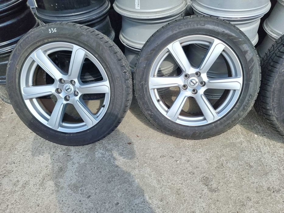 Doua anvelope Kumho Crugen 235 55 ZR19 Dot 0222 ci337