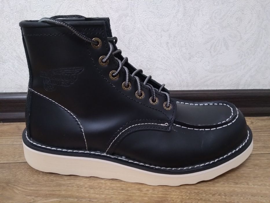 Продам новые ботинки Red Wing