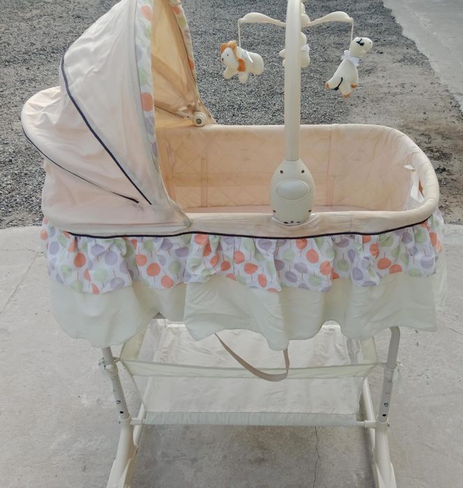 Манеж-Люлька-Бесік арба