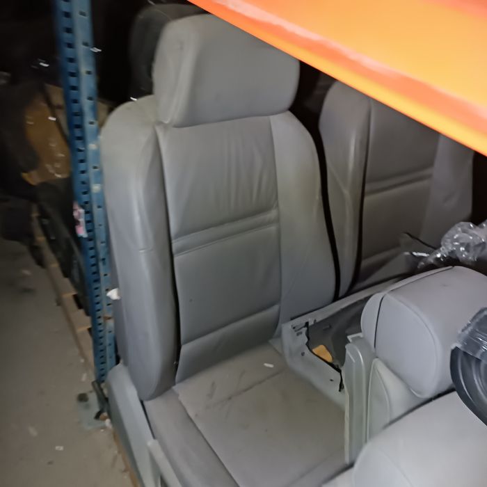 Салони за Автомобили разпродавам