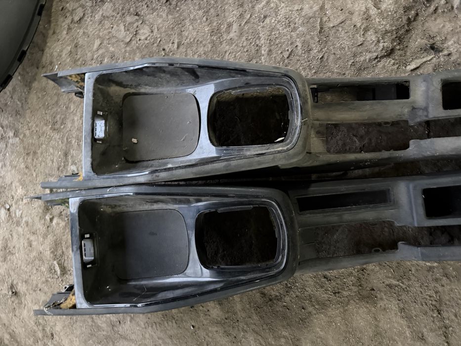 Конзола от ауди а3 8л / audi a3 8l