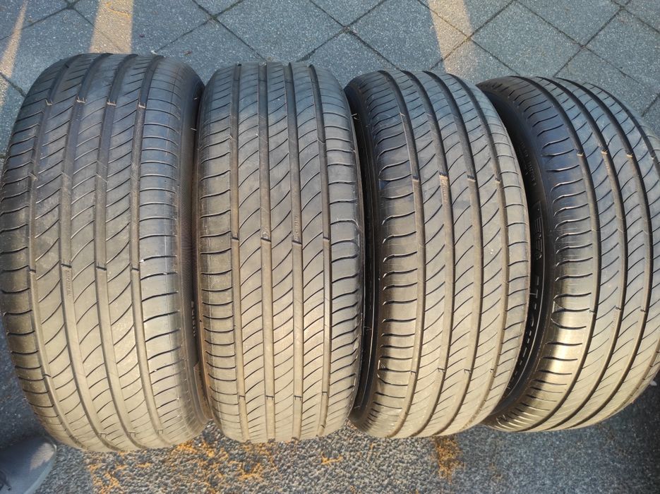225/55/18 Michelin