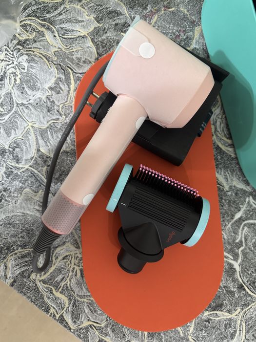 Продам новый dyson