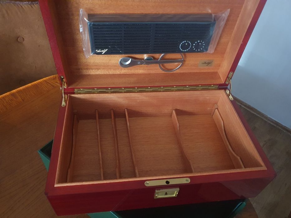 Humidor Davidoff no.4 Red Mahogany
