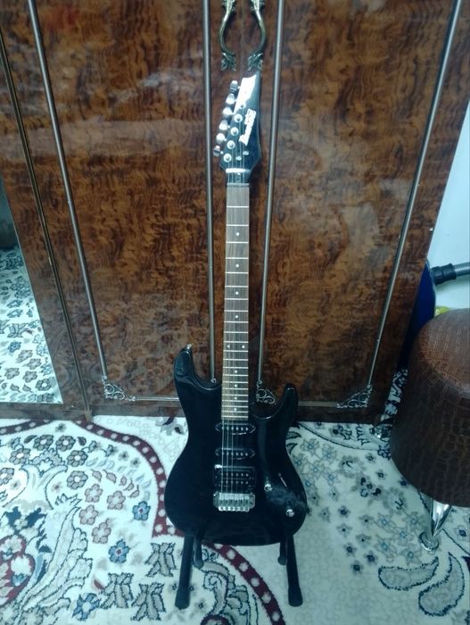 Gitara sotiladi holati ideal narxini kelishamiz