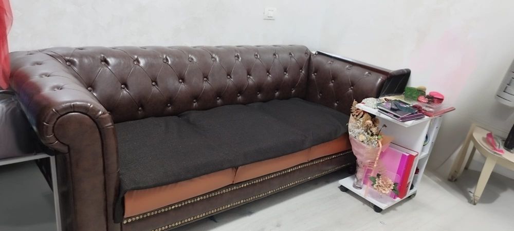 Canapea Chesterfield utilizata