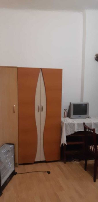 Vand/inchiriez garsoniera in centru
