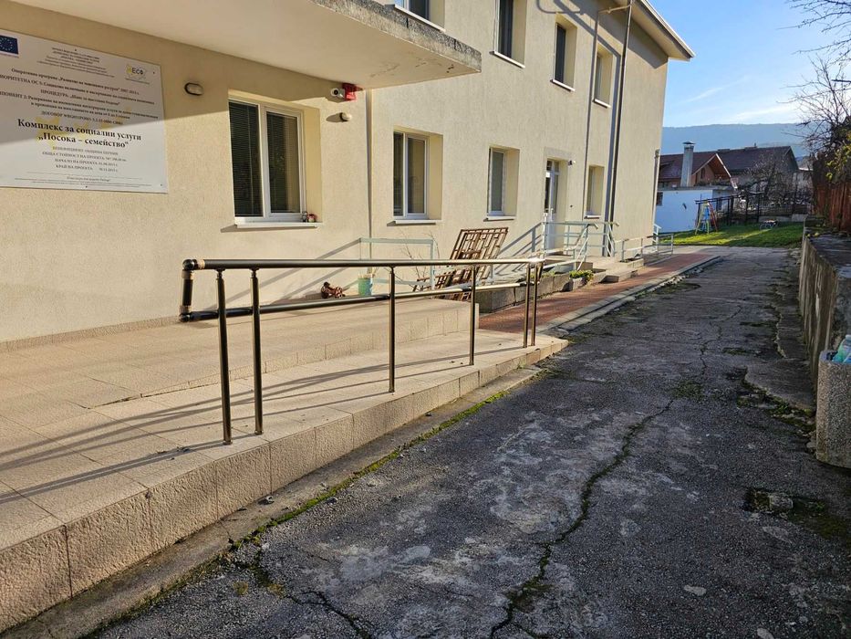 Изработка и монтаж на алуминиеви парапети