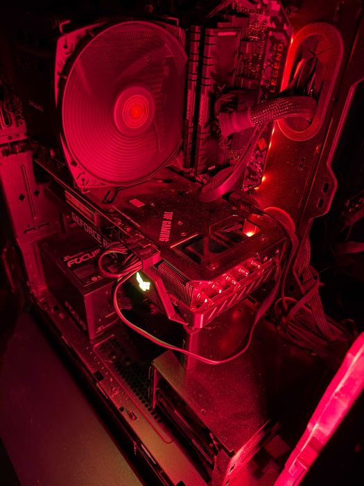 Мощен Геймърски Компютър / PC — RTX 3060 Ti OC / i7-9700K / 16GB RAM / 3TB Общо Място