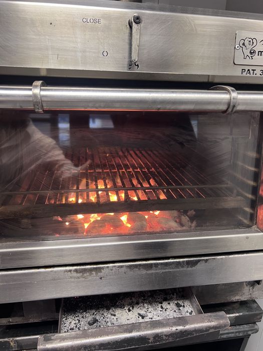 Vand cuptor pe carbuni Pira