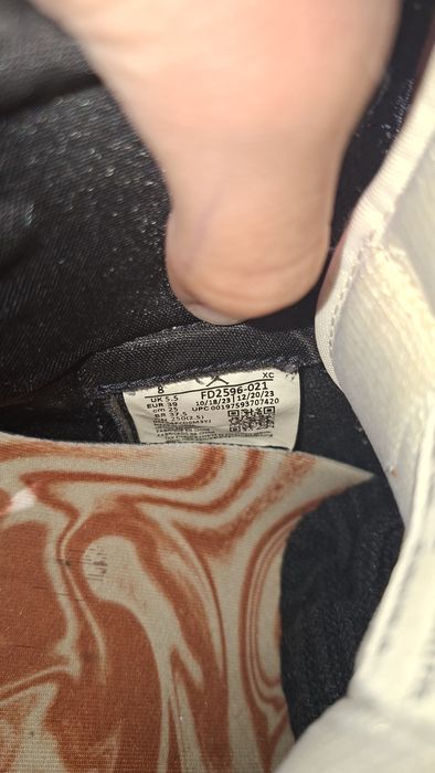 Vând sneakers Air Jordan 1 light mocha