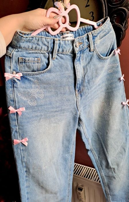 Blugi jeans cu fundițe roz Blugi talie înaltă XS