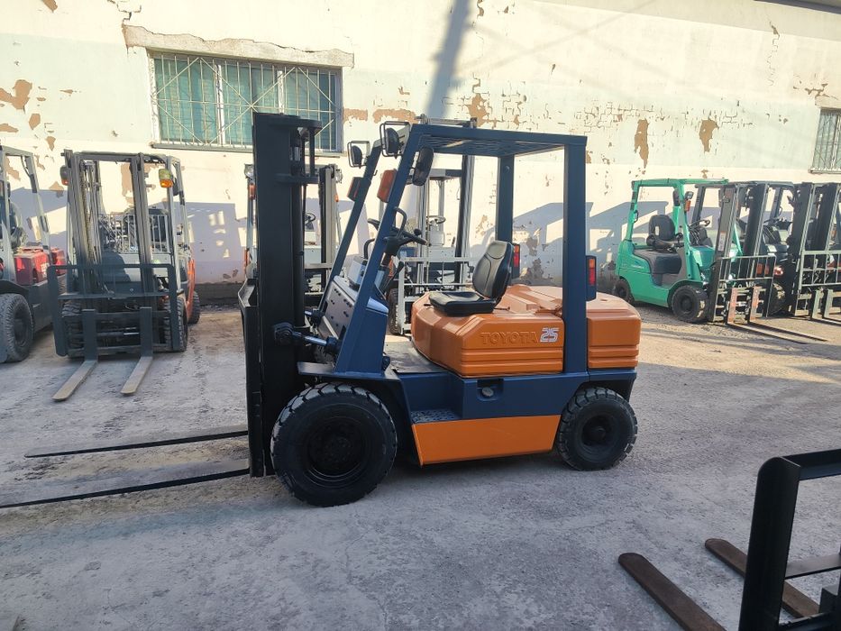 Продам вилочный погрузчик. Кара