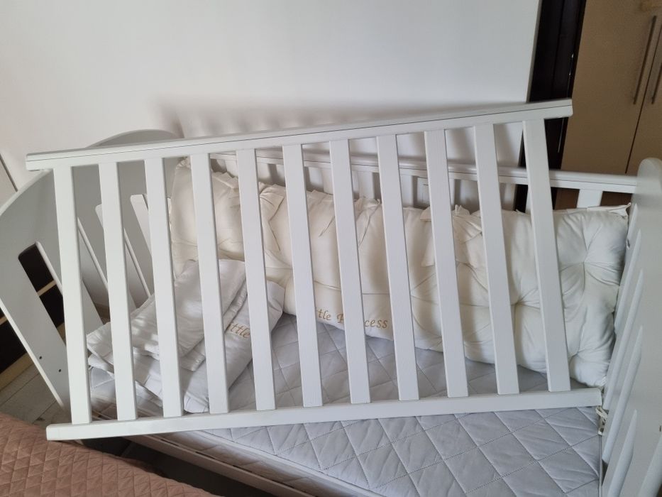 Pătuț bebe din lemn multifunctional Paula+ saltea cocos Mamo-Tato + accesorii