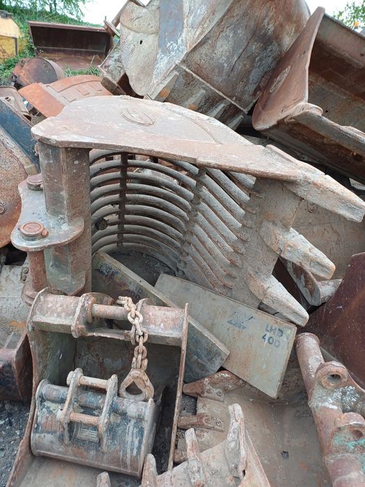 Cupe excavator & buldo