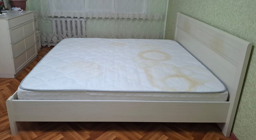 Продается двухспальная кровать