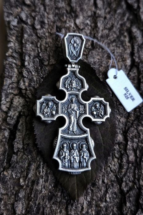 Сребърни кръстове и медальони