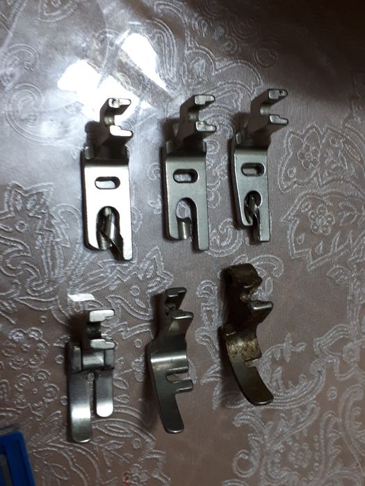 Лапки универсальные для швейных машин,новые  металические.