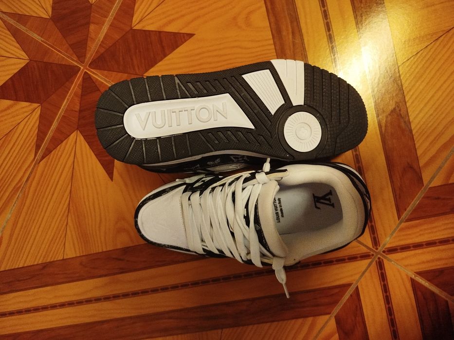 Vand Louis Vuitton Trainer,Alb,Negru