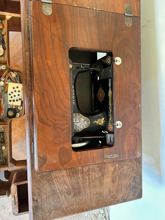 Masina de cusut SINGER