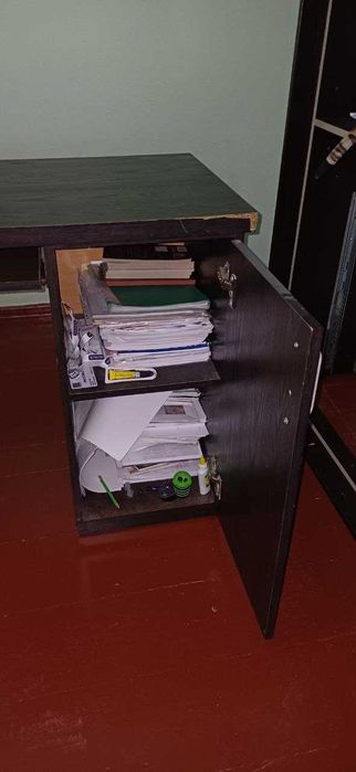 Продается компьютерный стол