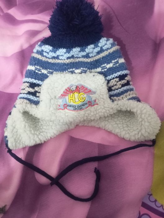 Продаётся тёплая шапка для мальчика.