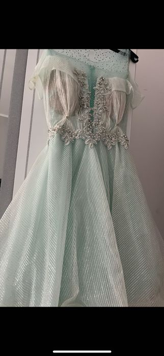 Рокля в цвят мента