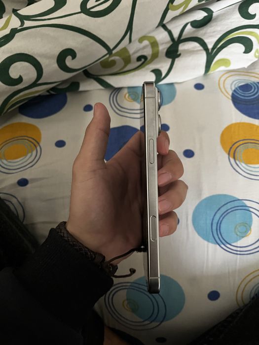 Продам 16 про макс