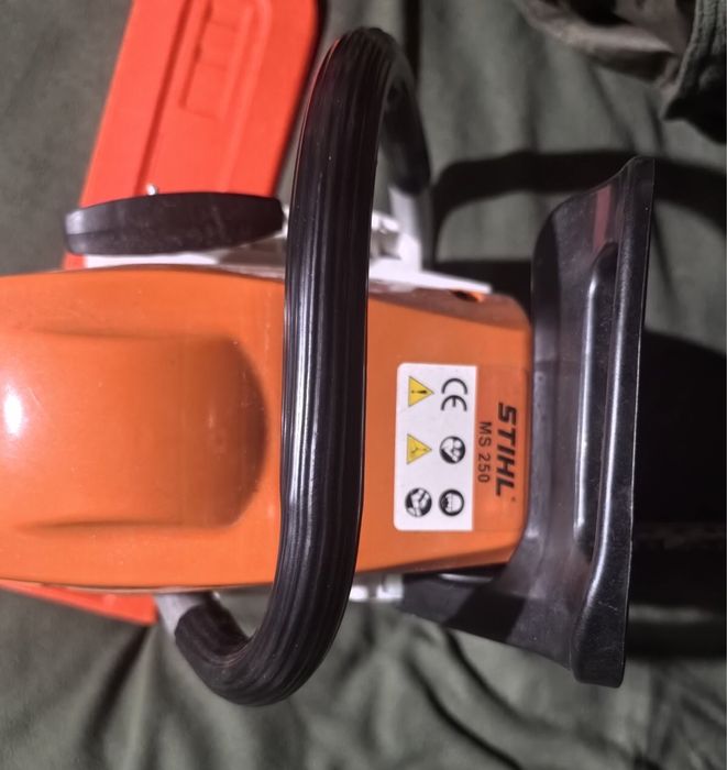 Чисто нова резачка STiHL MS 250