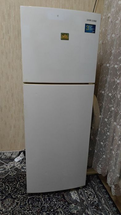 Продаётся холодильник Самсунг